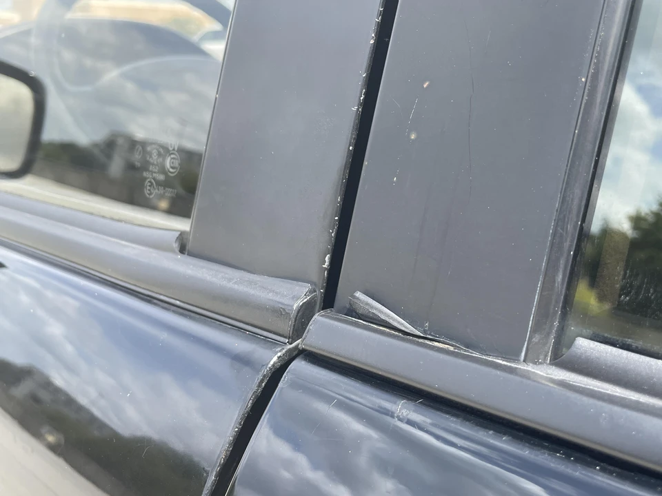 1999 Lexus LX 2nd Gen - Image 30 of 31