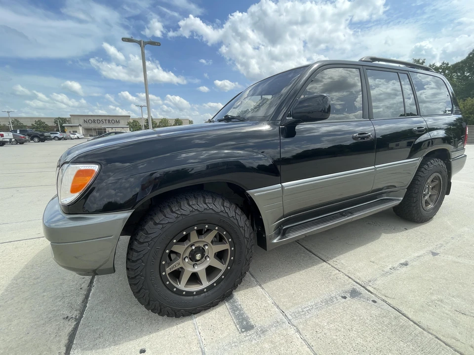 1999 Lexus LX 2nd Gen - Image 8 of 31