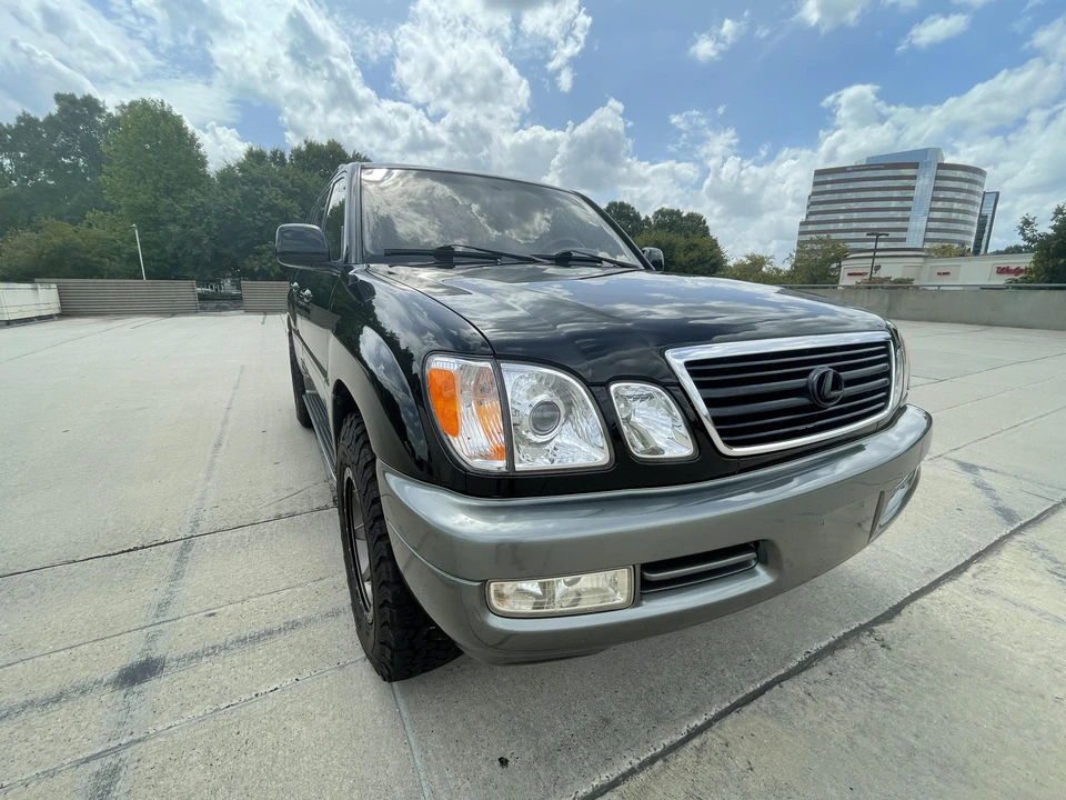 1999 Lexus LX 2nd Gen - Image 23 of 31