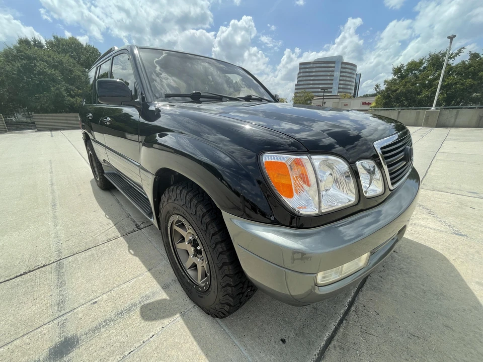1999 Lexus LX 2nd Gen - Image 22 of 31