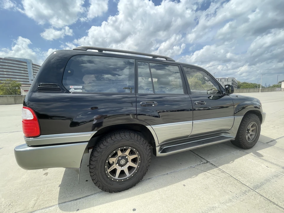 1999 Lexus LX 2nd Gen - Image 19 of 31
