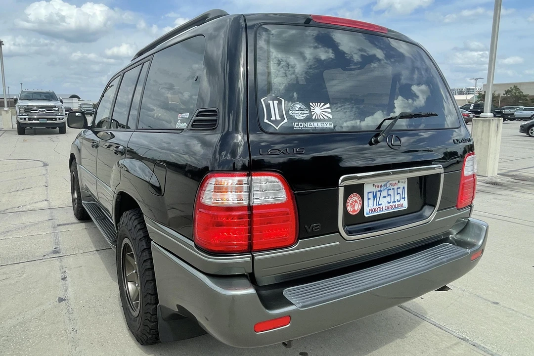 1999 Lexus LX 2nd Gen - Image 4 of 31