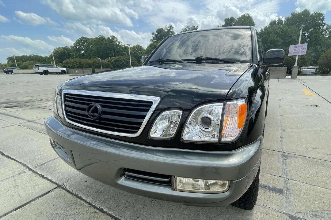 1999 Lexus LX 2nd Gen - Image 6 of 31