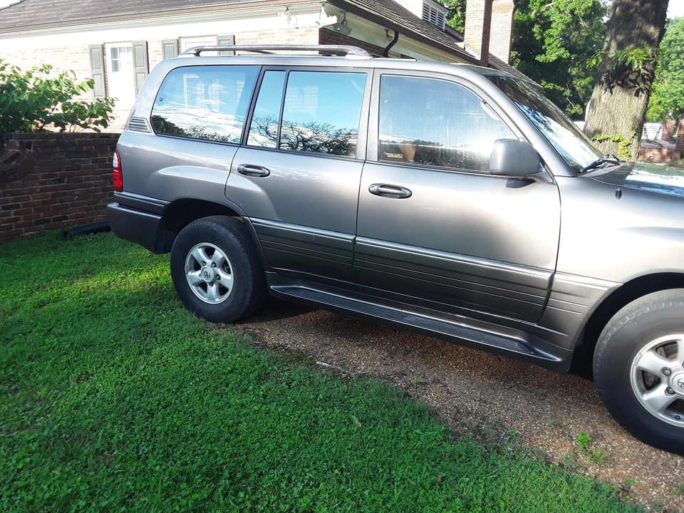 1999 Lexus LX 2nd Gen - Image 9 of 9