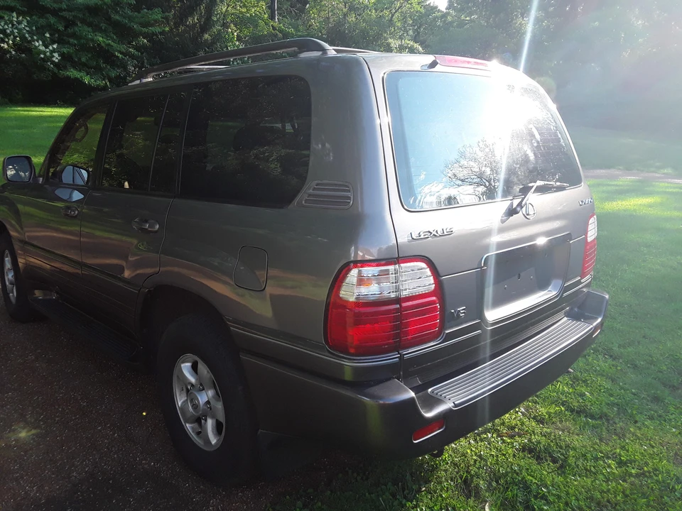 1999 Lexus LX 2nd Gen - Image 5 of 9