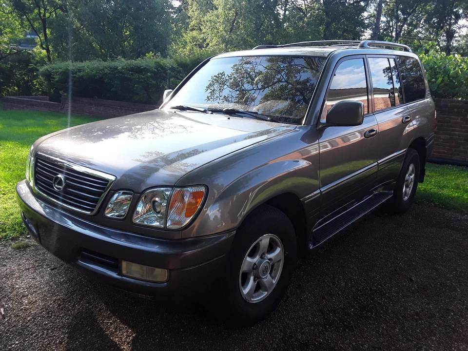 1999 Lexus LX 2nd Gen - Image 3 of 9