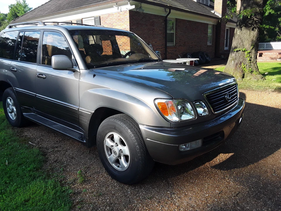 1999 Lexus LX 2nd Gen - Image 7 of 9