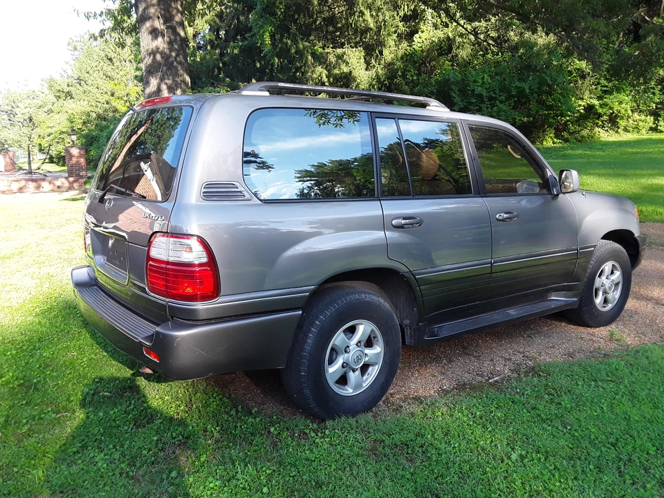1999 Lexus LX 2nd Gen - Image 2 of 9