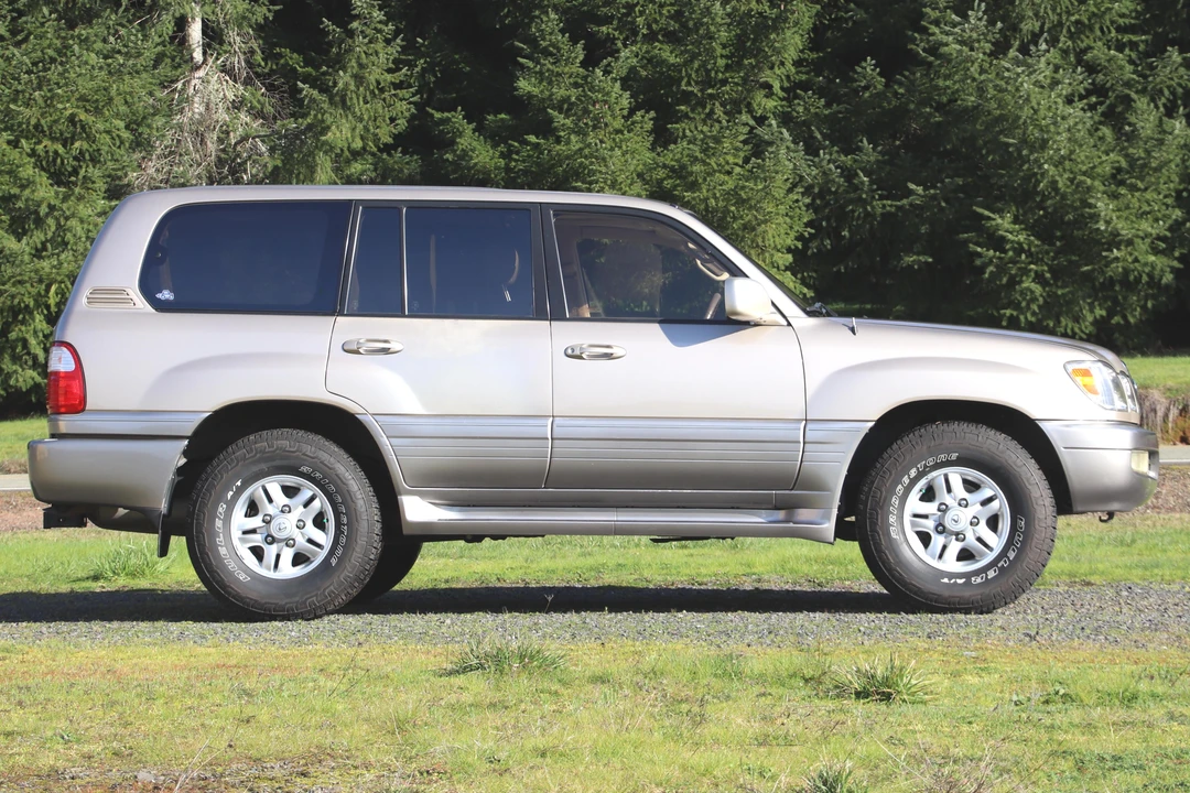 1999 Lexus LX 2nd Gen - Image 3 of 5