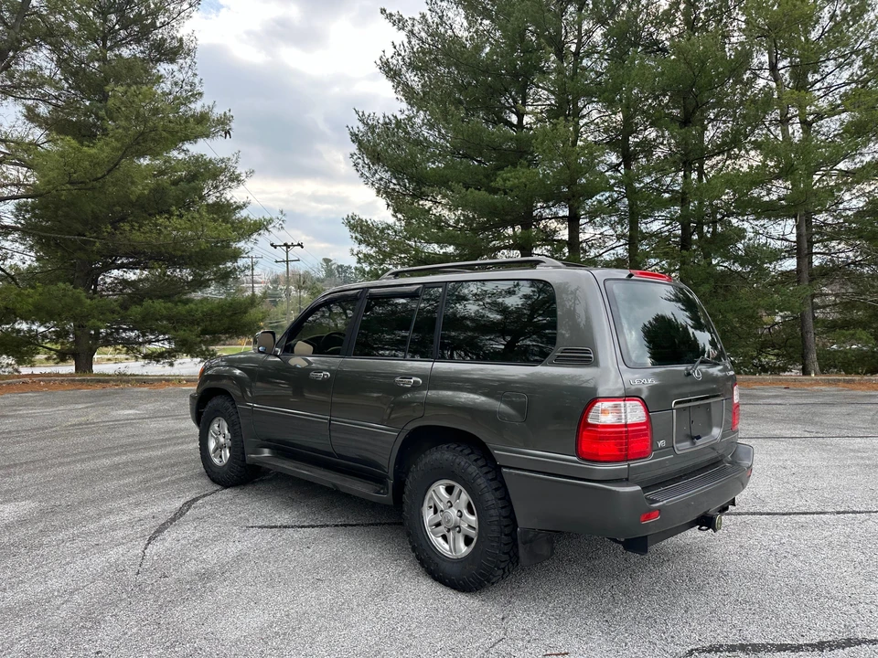 1999 Lexus LX 2nd Gen - Image 26 of 31