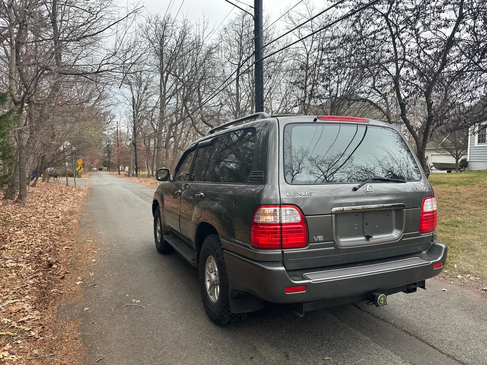 1999 Lexus LX 2nd Gen - Image 29 of 31