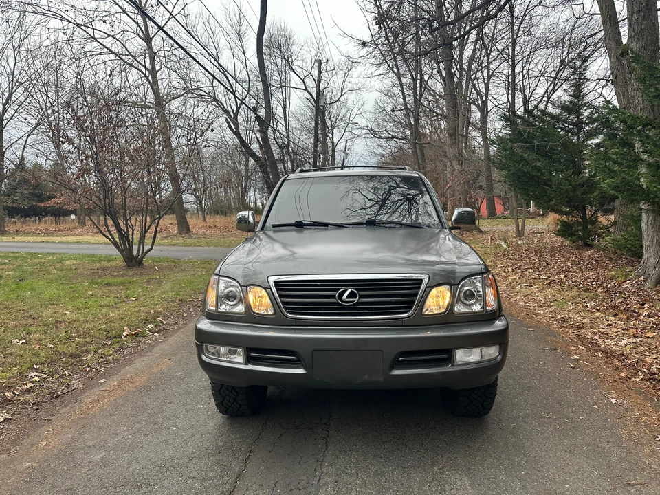 1999 Lexus LX 2nd Gen - Image 6 of 31
