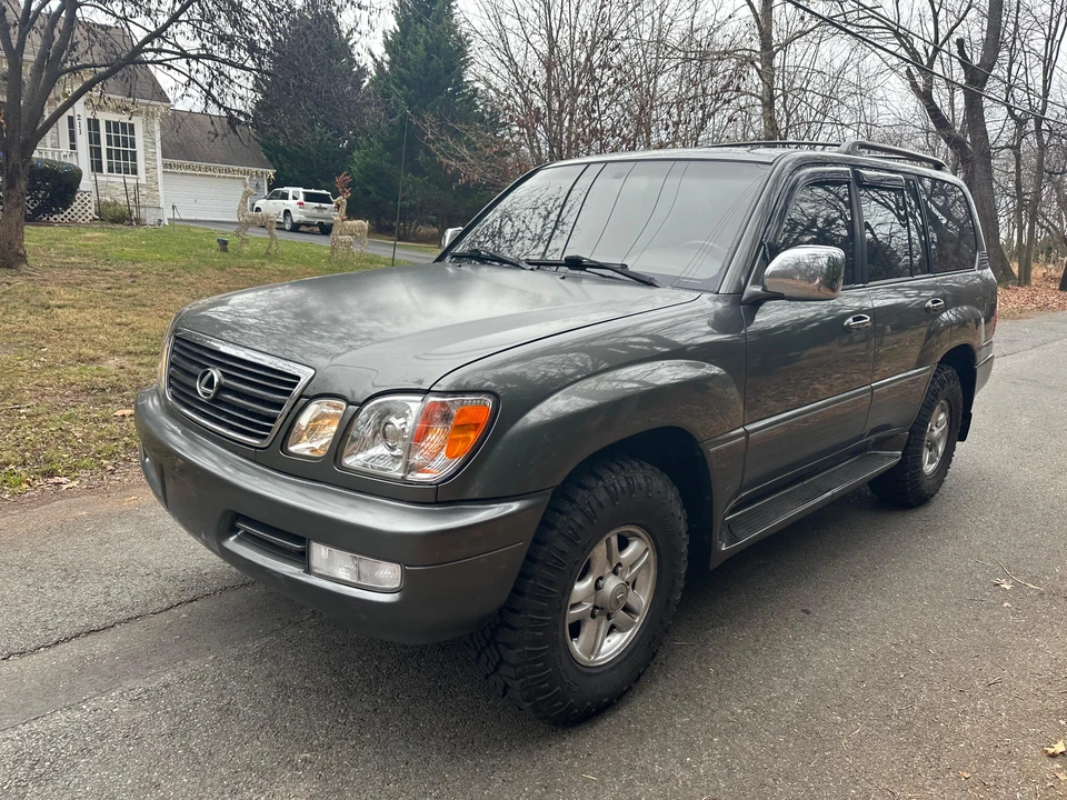 1999 Lexus LX 2nd Gen - Image 18 of 31