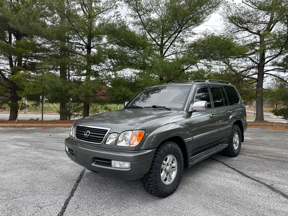 1999 Lexus LX 2nd Gen - Image 16 of 31