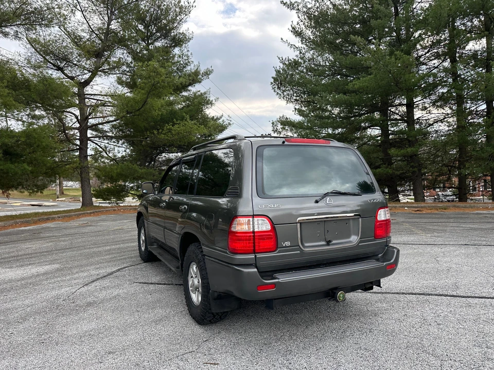 1999 Lexus LX 2nd Gen - Image 30 of 31