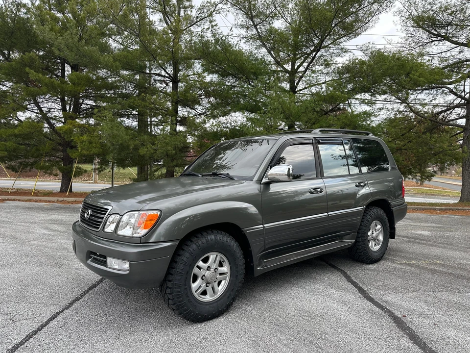 1999 Lexus LX 2nd Gen - Image 21 of 31