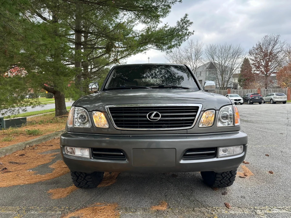 1999 Lexus LX 2nd Gen - Image 8 of 31