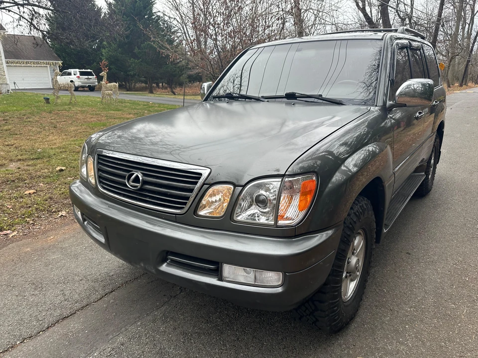 1999 Lexus LX 2nd Gen - Image 13 of 31