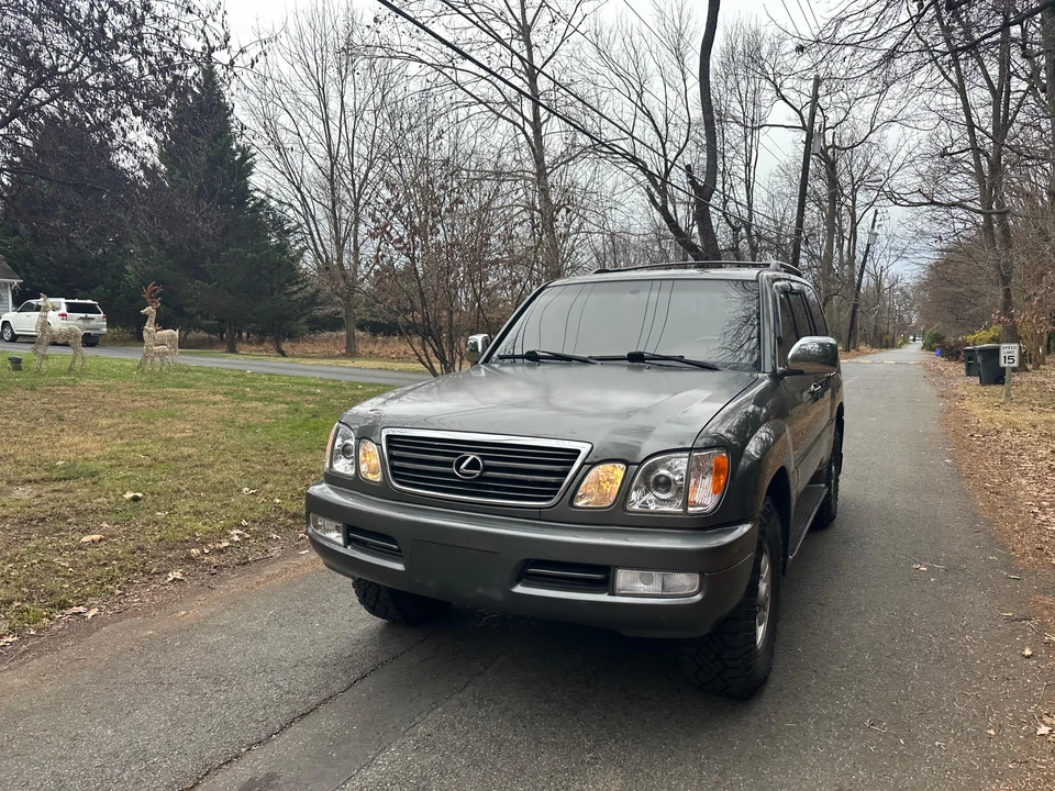 1999 Lexus LX 2nd Gen - Image 10 of 31