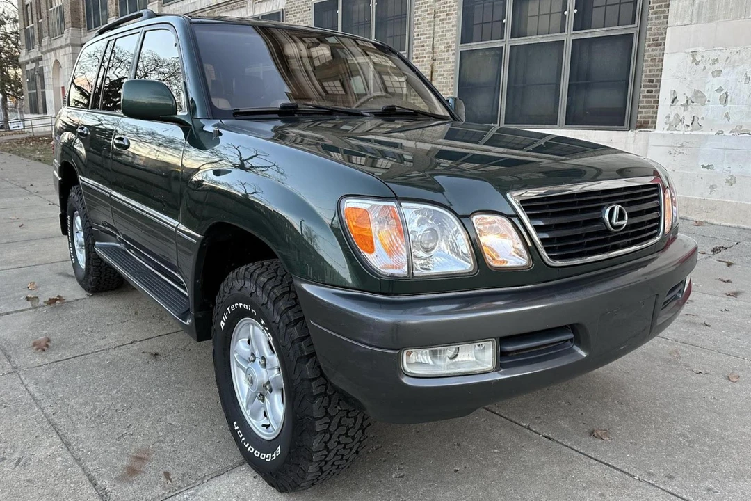 1999 Lexus LX 2nd Gen - Image 2 of 6