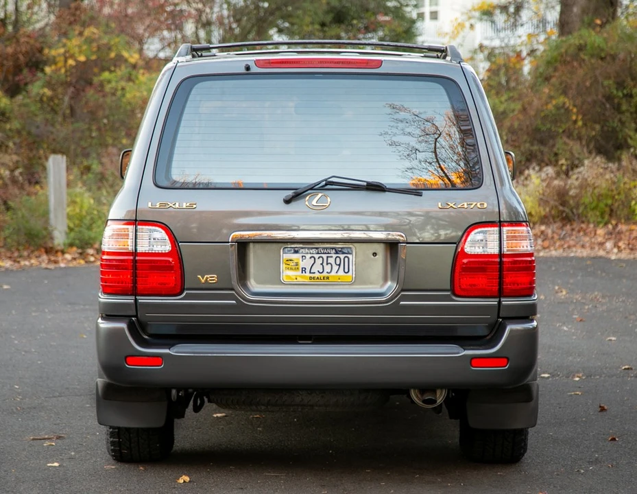 1999 Lexus LX 2nd Gen - Image 12 of 19