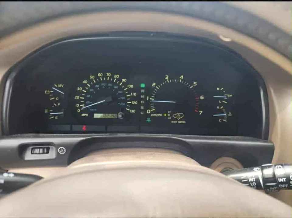 1999 Lexus LX 2nd Gen - Image 5 of 10