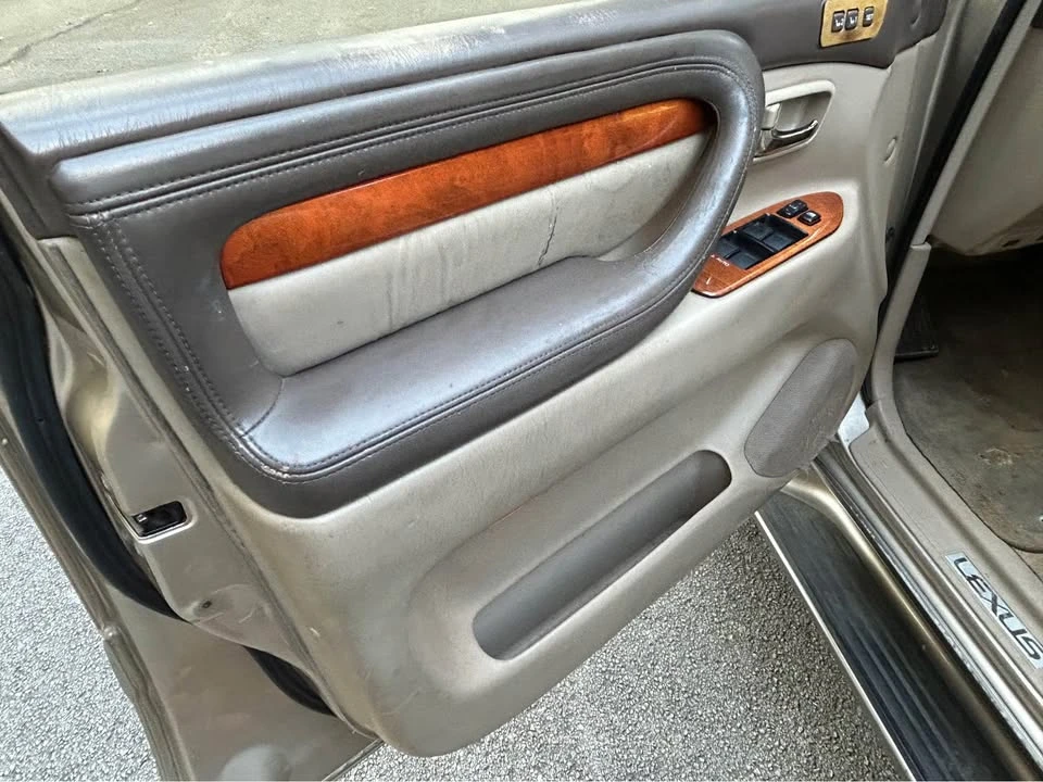 1999 Lexus LX 2nd Gen - Image 12 of 12