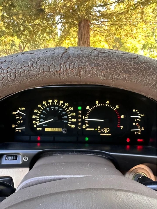 1999 Lexus LX 2nd Gen - Image 5 of 8