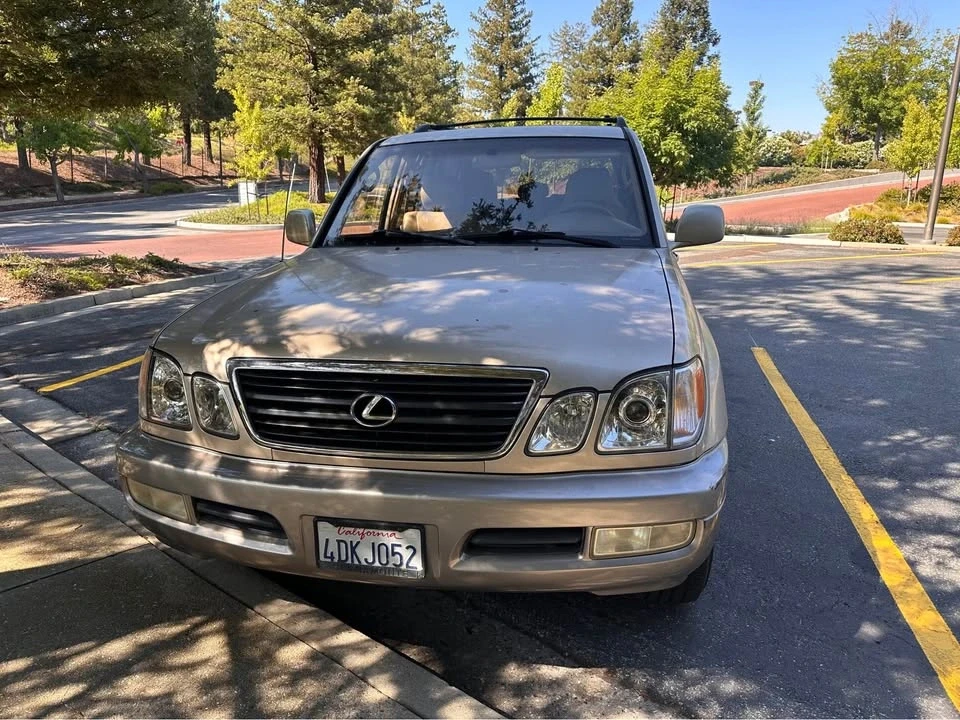 1999 Lexus LX 2nd Gen - Image 2 of 8