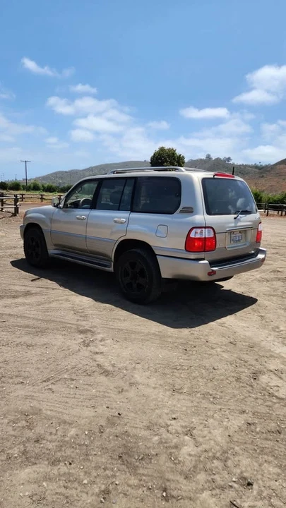 1999 Lexus LX 2nd Gen - Image 6 of 12