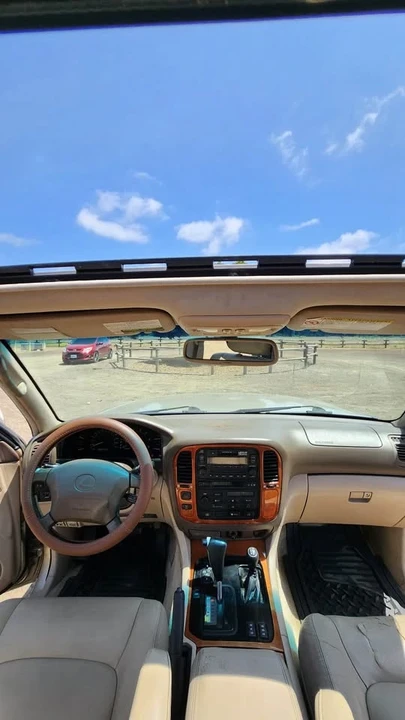 1999 Lexus LX 2nd Gen - Image 11 of 12