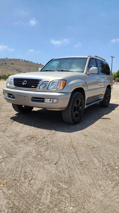 1999 Lexus LX 2nd Gen - Image 3 of 12