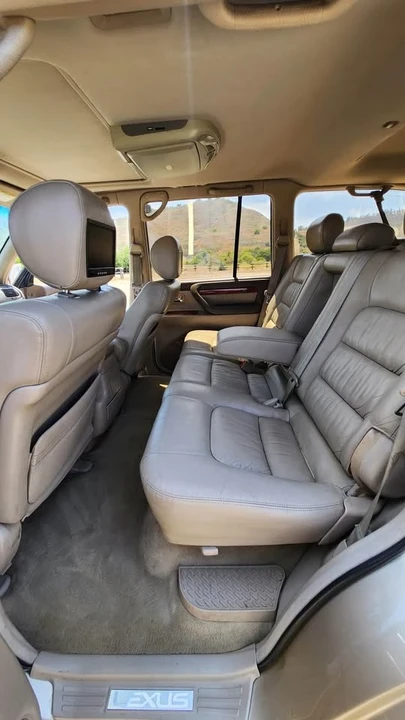 1999 Lexus LX 2nd Gen - Image 10 of 12