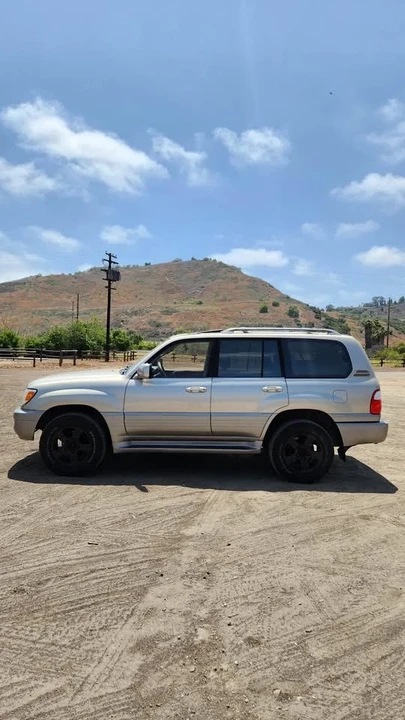1999 Lexus LX 2nd Gen - Image 5 of 12