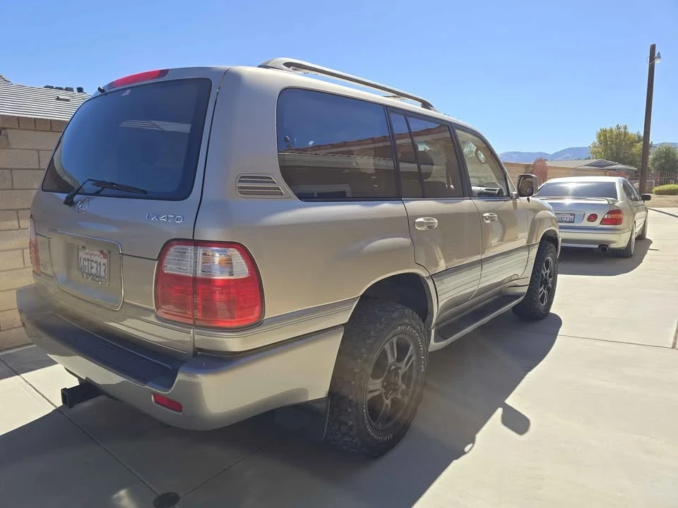 1999 Lexus LX 2nd Gen - Image 4 of 11
