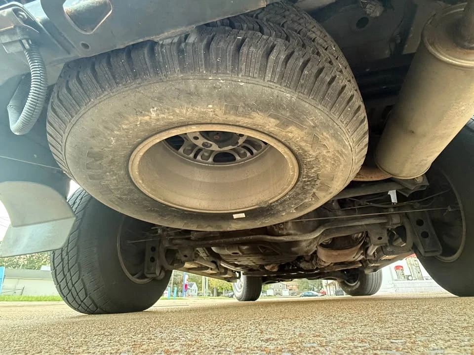 1999 Lexus LX 2nd Gen - Image 18 of 19