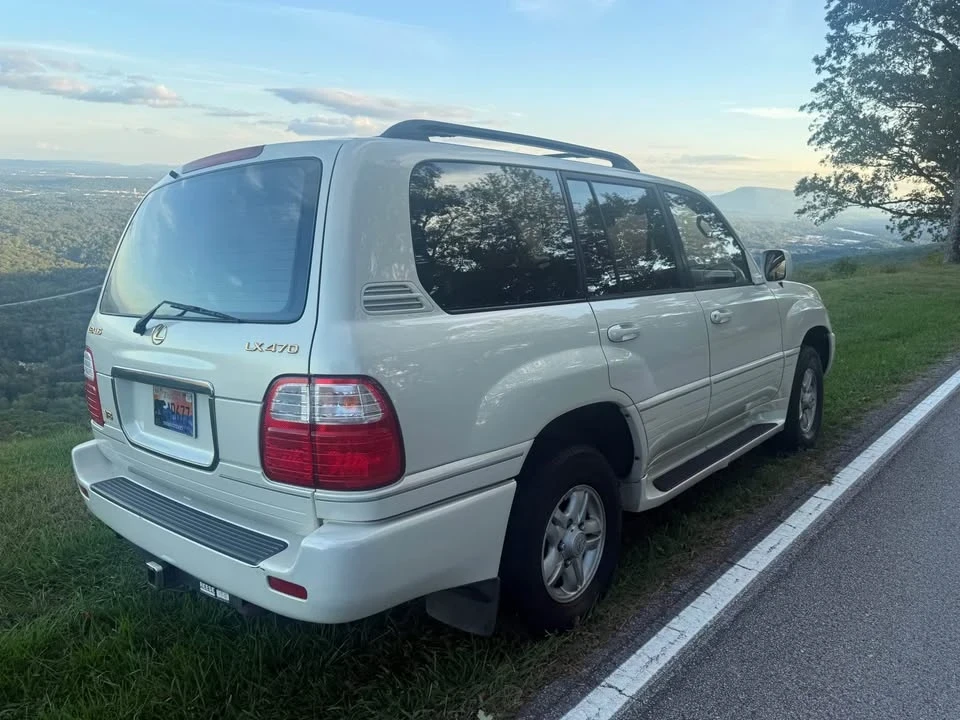 1999 Lexus LX 2nd Gen - Image 10 of 19