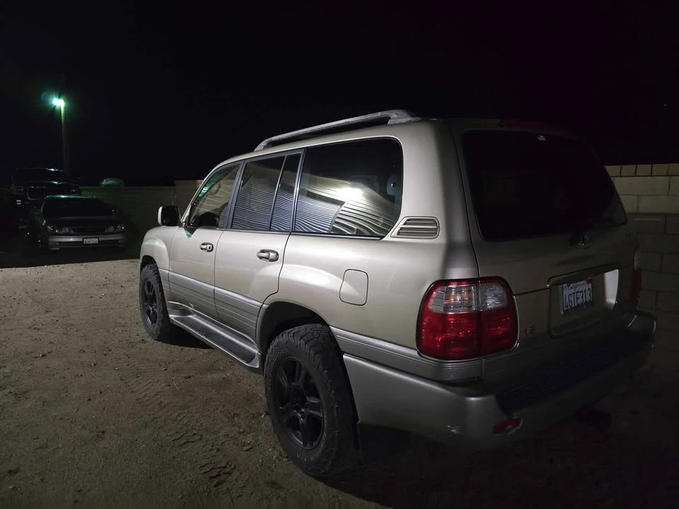 1999 Lexus LX 2nd Gen - Image 11 of 11