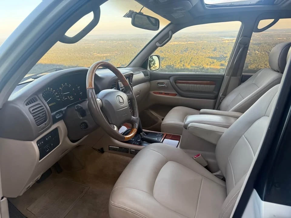1999 Lexus LX 2nd Gen - Image 12 of 19