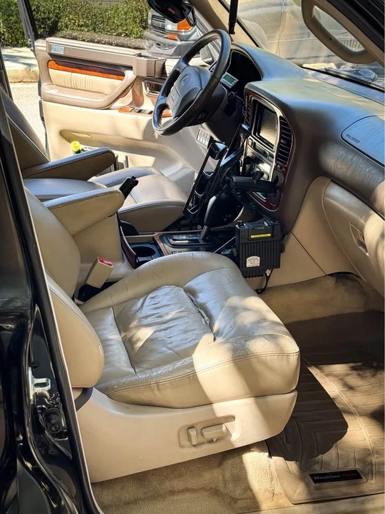 1999 Lexus LX 2nd Gen - Image 8 of 12