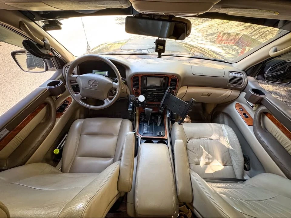 1999 Lexus LX 2nd Gen - Image 5 of 12