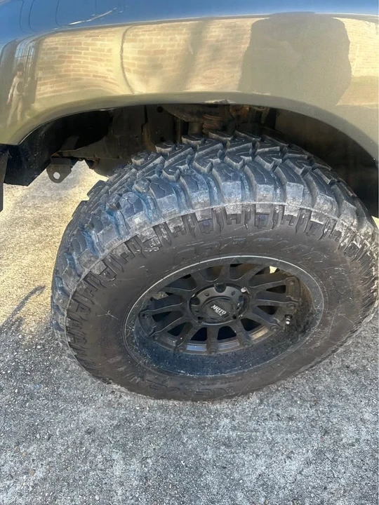 1999 Lexus LX 2nd Gen - Image 9 of 9