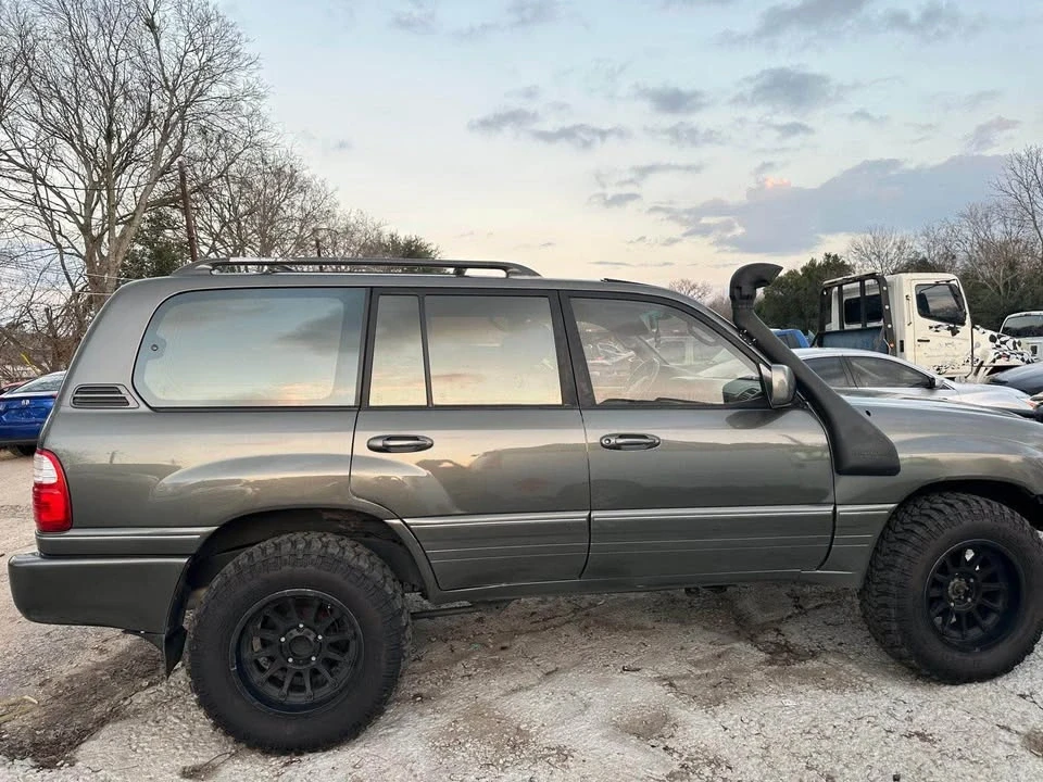 1999 Lexus LX 2nd Gen - Image 8 of 9
