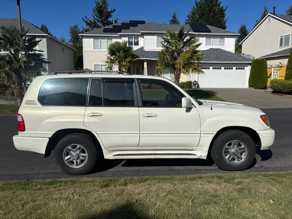 1999 Lexus LX 2nd Gen - Image 4 of 8