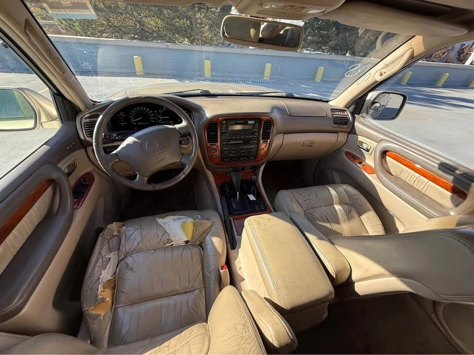 1999 Lexus LX 2nd Gen - Image 11 of 13