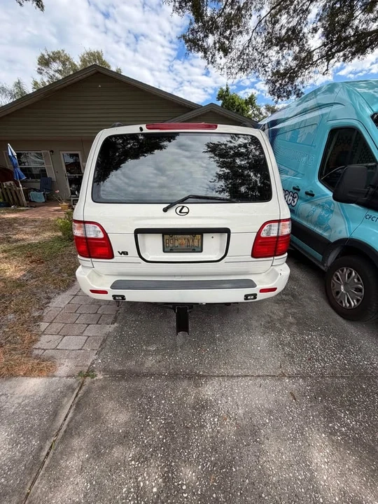 1999 Lexus LX 2nd Gen - Image 8 of 15