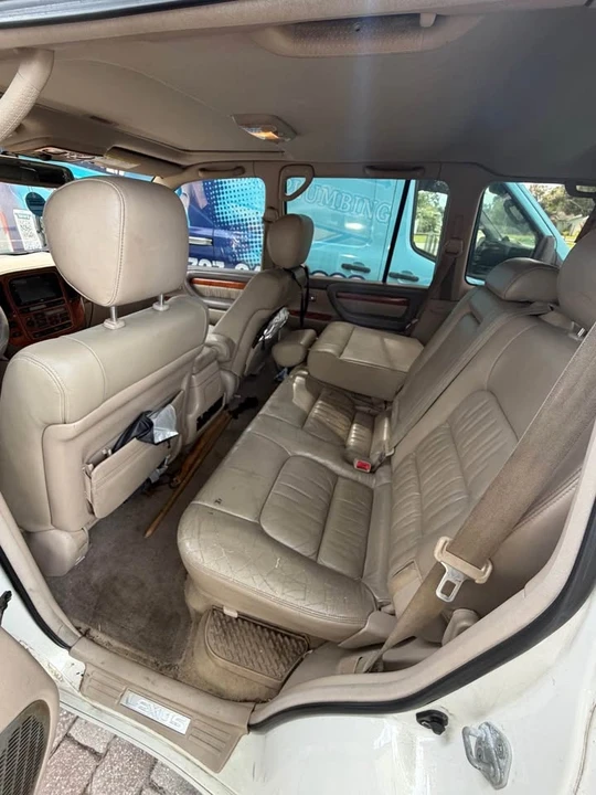 1999 Lexus LX 2nd Gen - Image 13 of 15