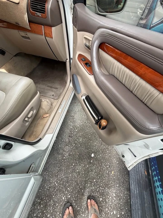 1999 Lexus LX 2nd Gen - Image 9 of 15