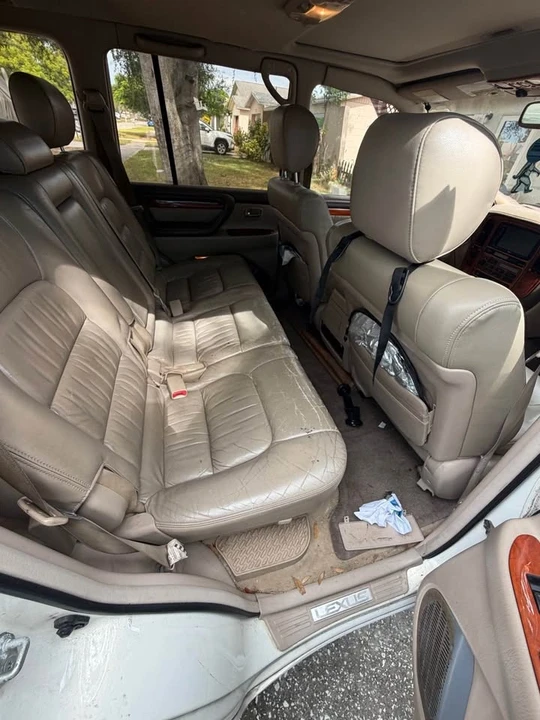 1999 Lexus LX 2nd Gen - Image 12 of 15