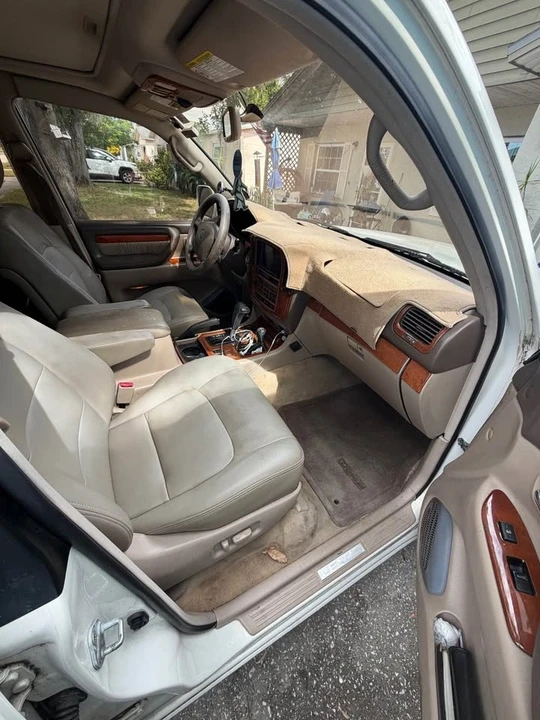1999 Lexus LX 2nd Gen - Image 11 of 15